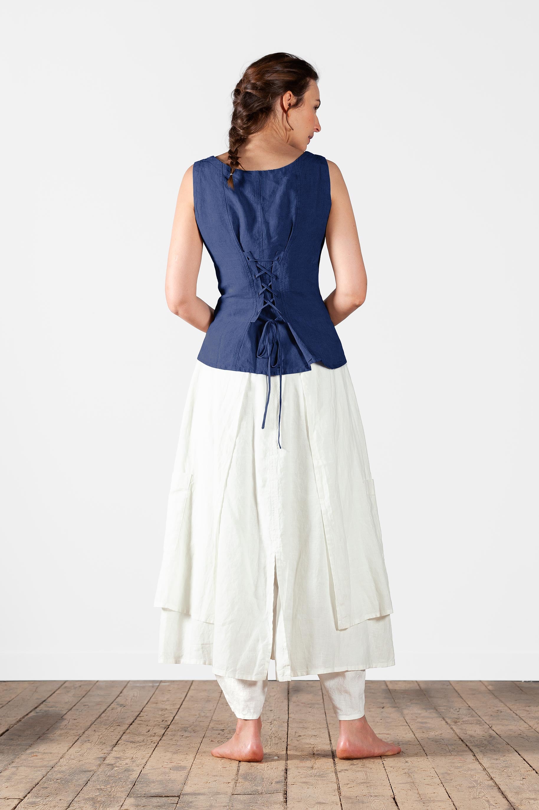 Linen tank top with lacing at the back