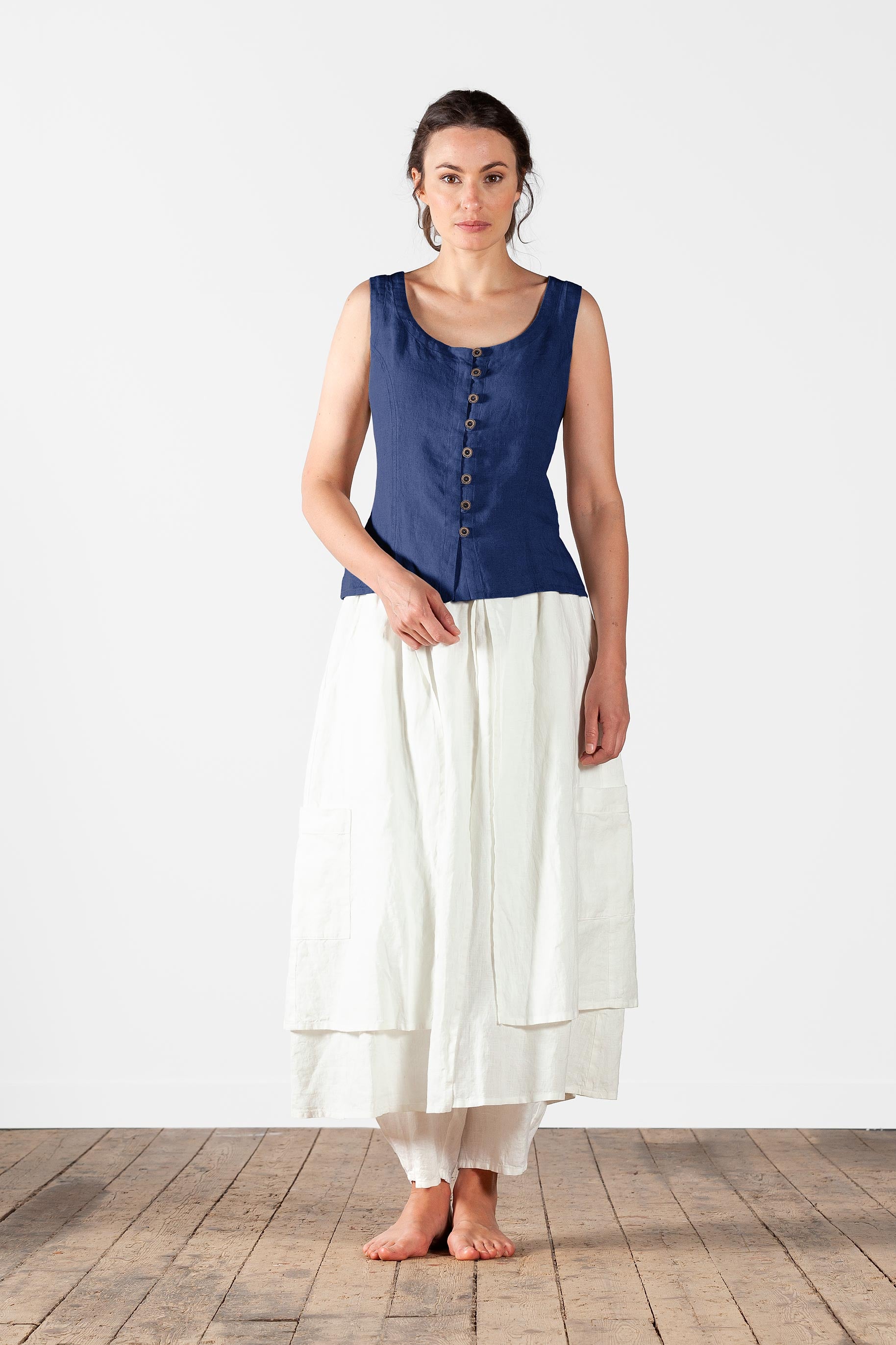 Linen tank top with lacing at the back