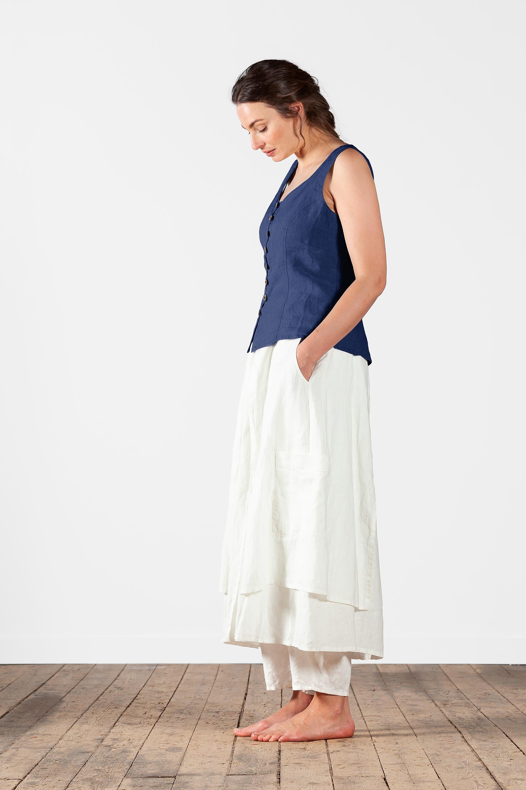 Linen tank top with lacing at the back