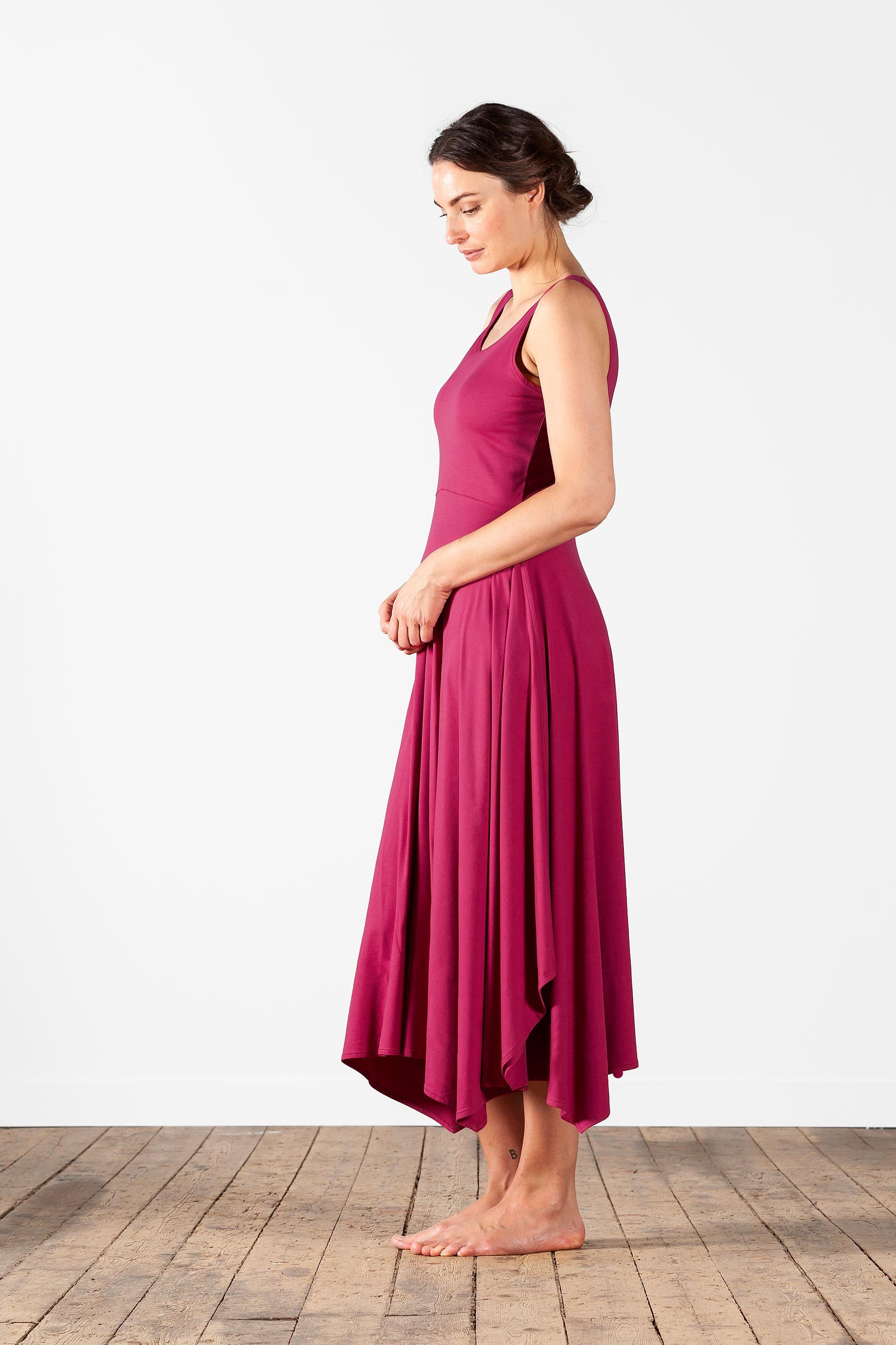 Sleeveless viscose dress with flare