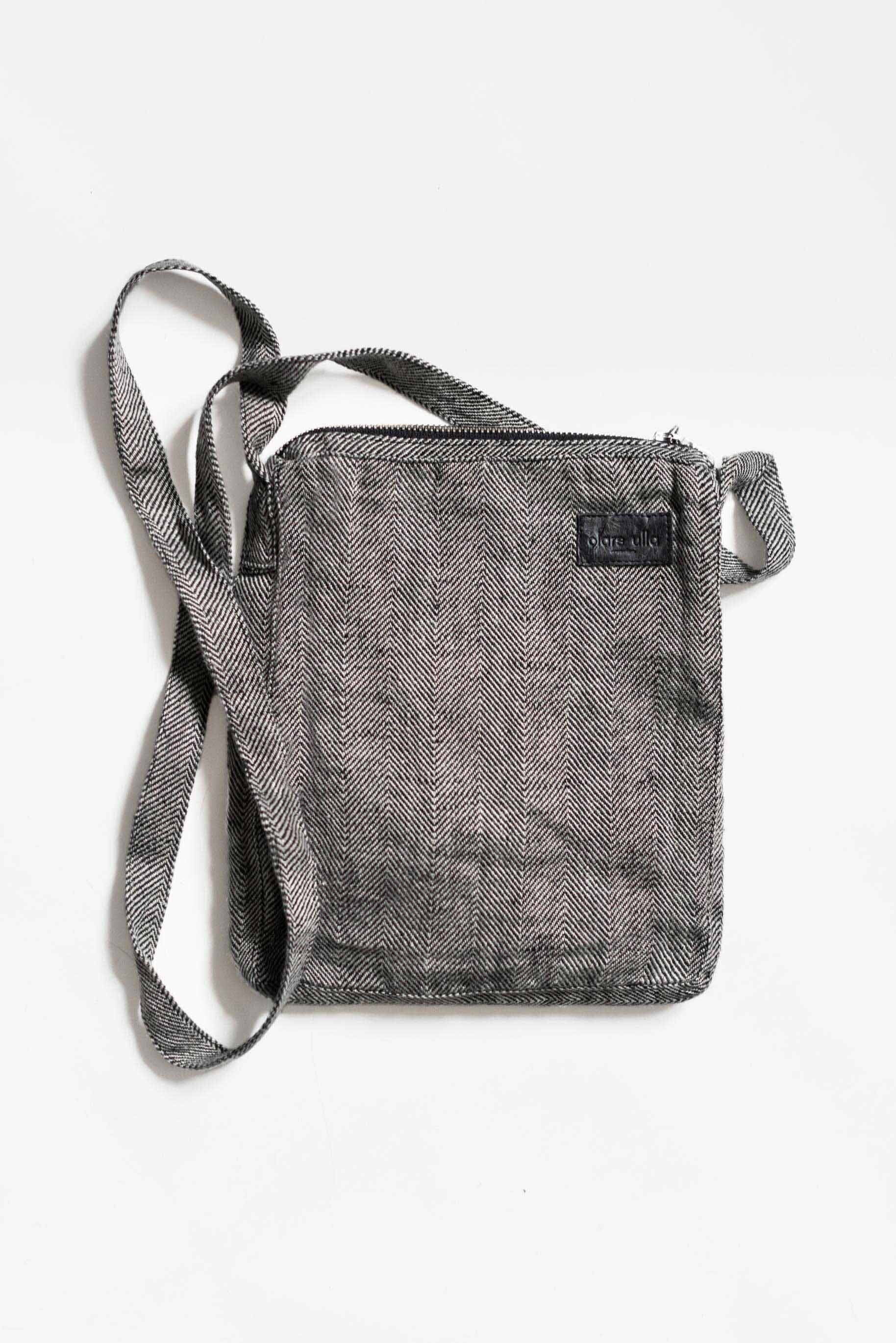 Linen bag with shoulder strap