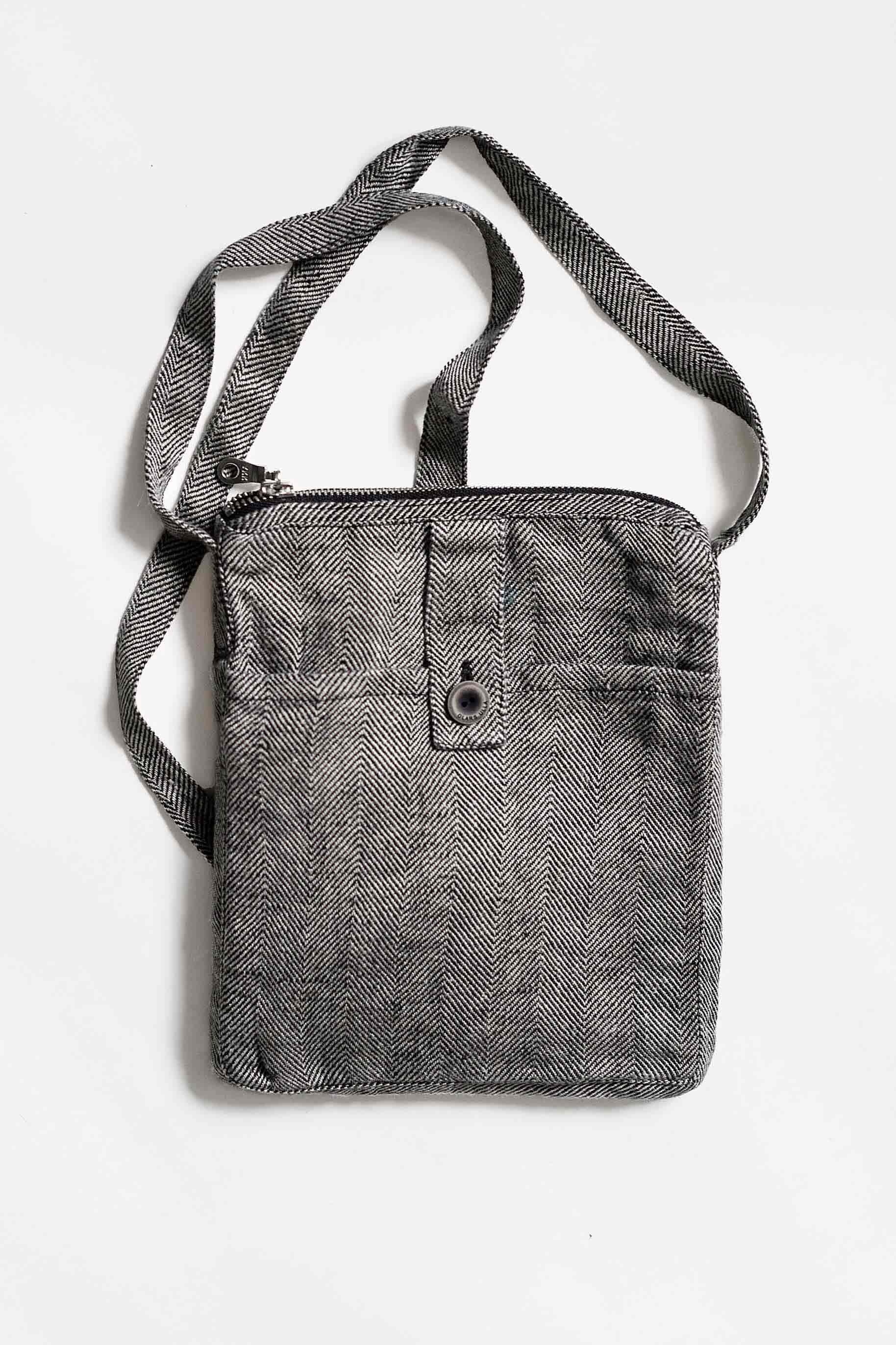 Linen bag with shoulder strap